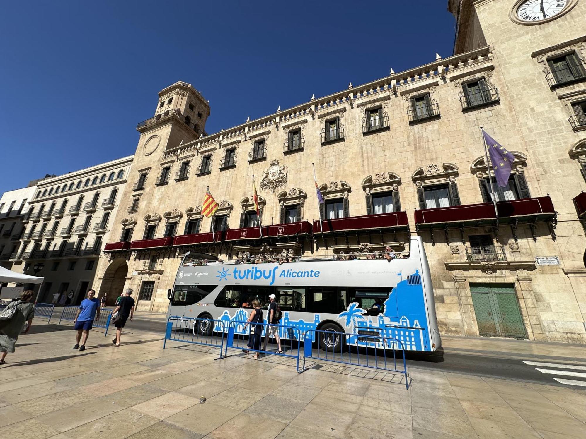 Alicante Beach And Center Exterior photo