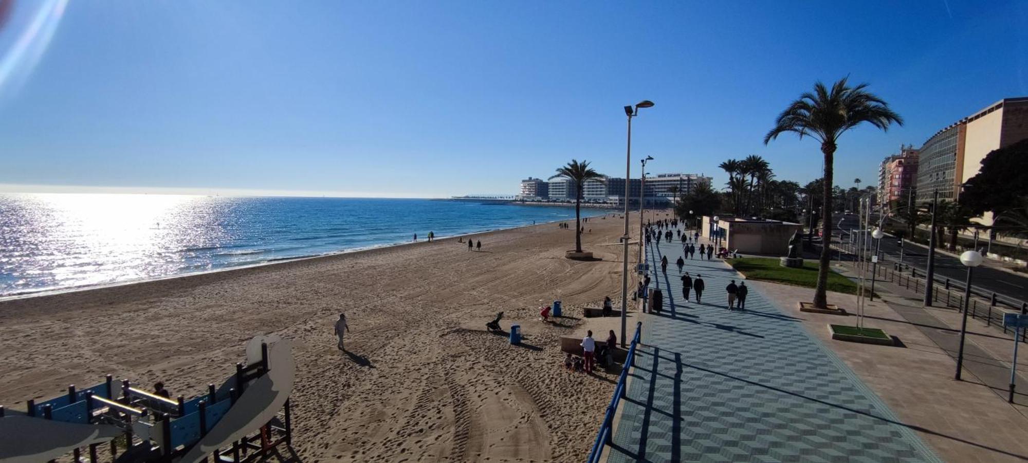 Alicante Beach And Center Exterior photo